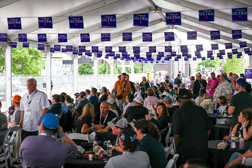 Seating and Tables in the Turn 3 Club